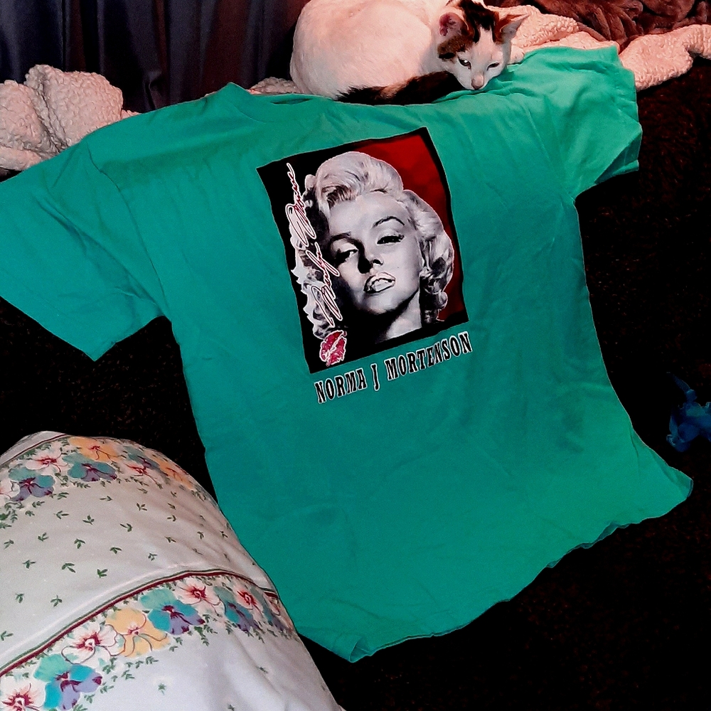 MARILYN MONROE SHIRT SIZE L